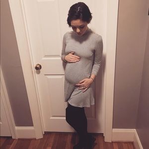 Pea in the pod maternity top